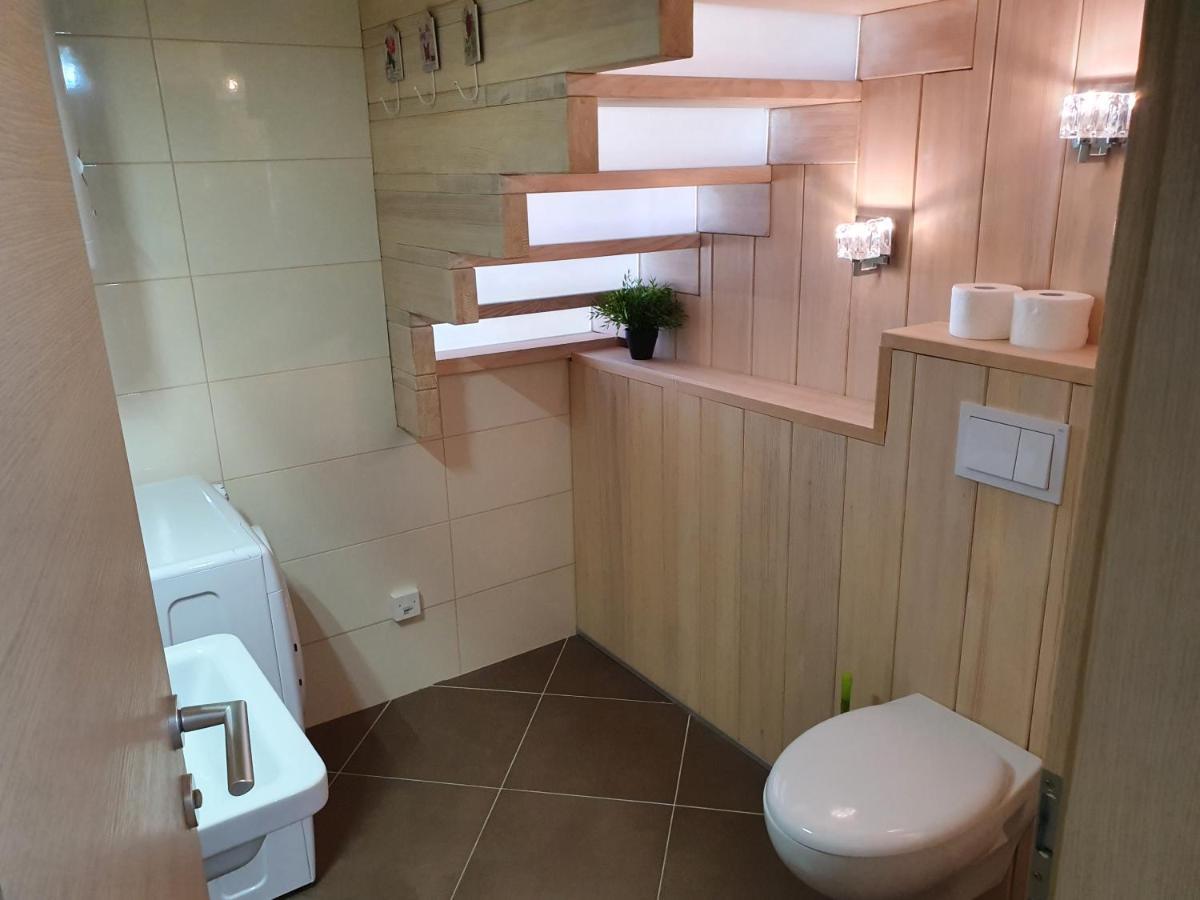 Apartman 21 *